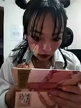 Valentina Squirt- online show from October 9, 2025, 10:05 am