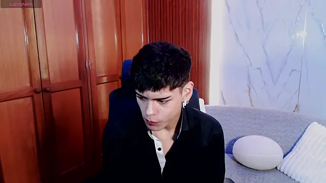 kevienmiet online show from October 31, 2025, 1:30 pm