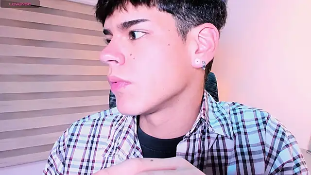 kevienmiet online show from November 8, 2025, 3:43 am