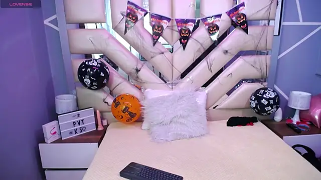 Snapshot of Jazmin_ny chatting on October 17, 2025, 1:46 pm Jazmin ny online show from October 17, 2025, 1:46 pm