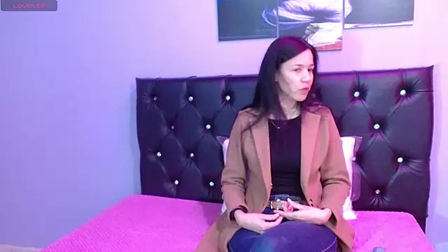 Snapshot of Jazmin_ny chatting on October 21, 2025, 2:05 pm Jazmin ny online show from October 21, 2025, 2:05 pm