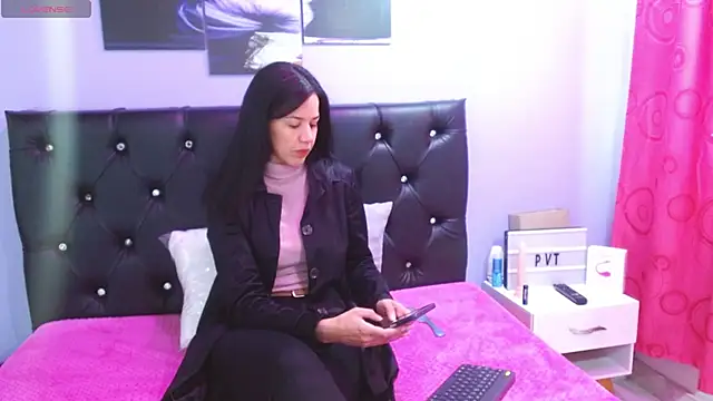 Snapshot of Jazmin_ny chatting on October 20, 2025, 1:55 pm Jazmin ny online show from October 20, 2025, 1:55 pm