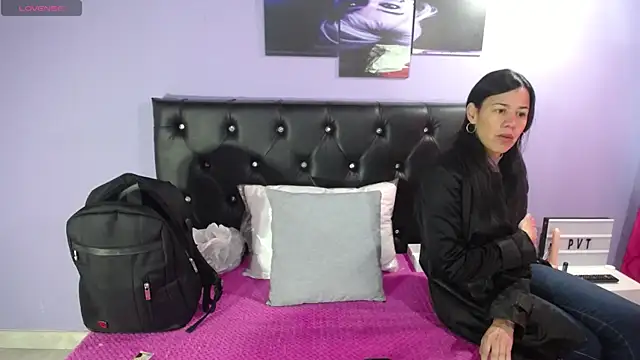 Snapshot of Jazmin_ny chatting on October 29, 2025, 1:54 pm Jazmin ny online show from October 29, 2025, 1:54 pm