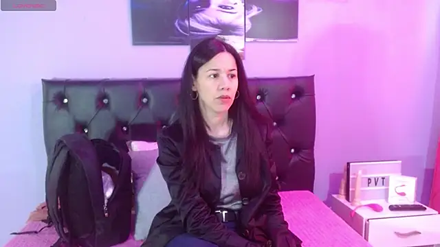 Snapshot of Jazmin_ny chatting on October 27, 2025, 2:07 pm Jazmin ny online show from October 27, 2025, 2:07 pm