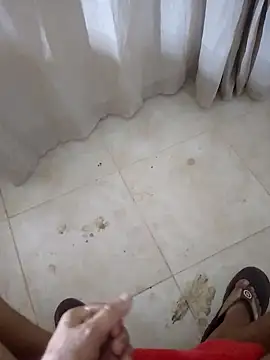 eroer20 online show from October 19, 2025, 6:10 pm