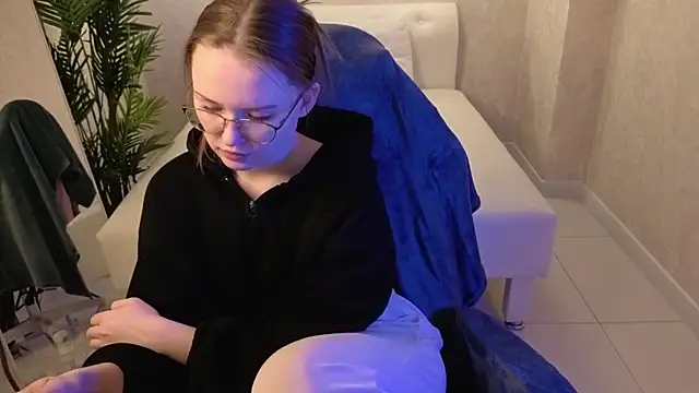 Snapshot of SirenaBlessing chatting on December 22, 2025, 1:11 pm SirenaBlessing online show from December 22, 2025, 1:11 pm