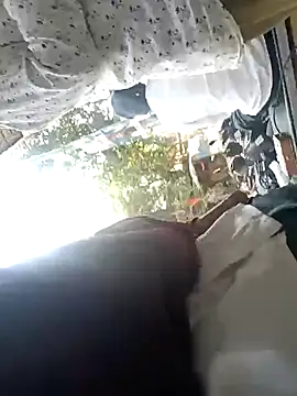 puneriboy32 online show from November 18, 2025, 6:28 am