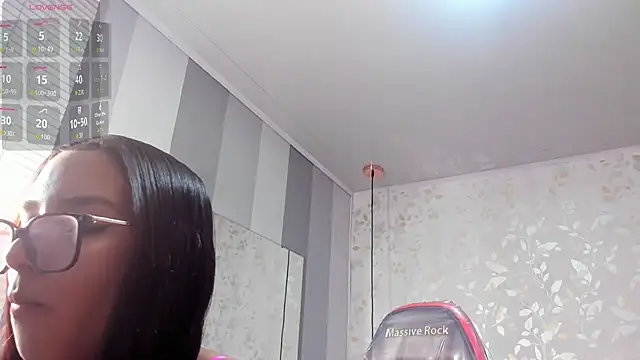 Luciaoregon online show from December 4, 2025, 12:48 pm