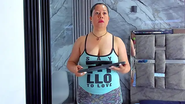 Marianasmitt online show from October 12, 2025, 12:06 pm