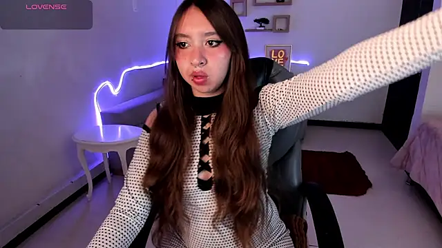 Scarlett  Cooper   online show from November 6, 2025, 11:47 am