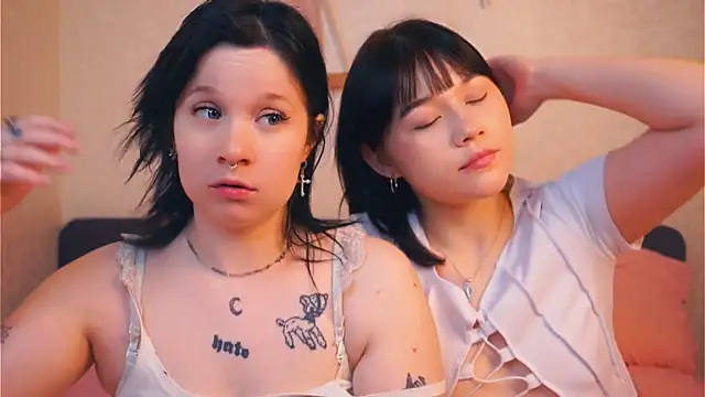 EviaVanveen online show from December 15, 2025, 7:36 am