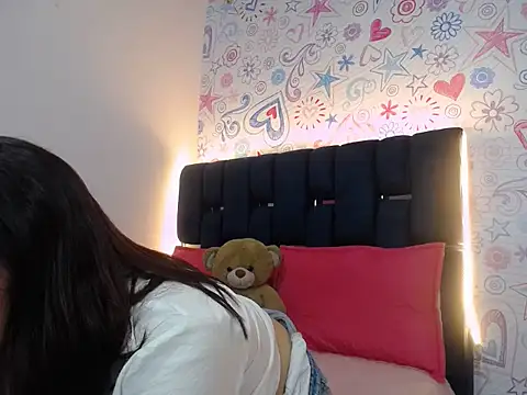 ZAFIRA KALA online show from October 3, 2025, 1:45 pm