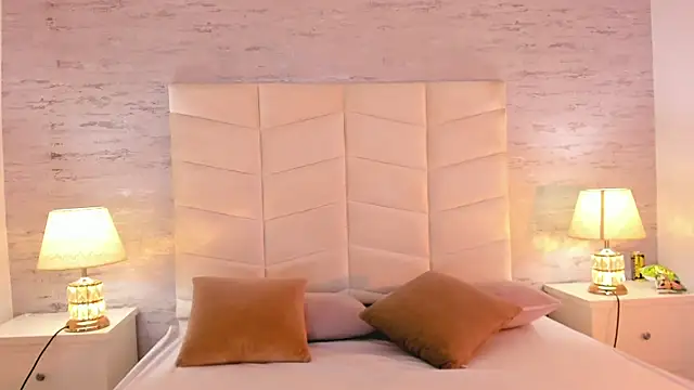 jax black online show from November 6, 2025, 7:40 pm