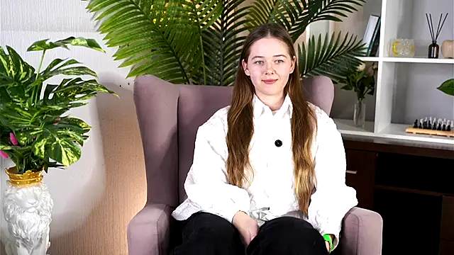SheenaLoesche online show from October 6, 2025, 12:17 pm