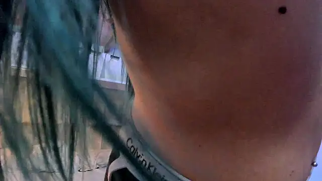 Snapshot of SamyShark chatting on December 19, 2025, 9:11 am SamyShark online show from December 19, 2025, 9:11 am