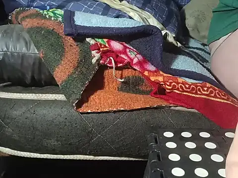 macKnd online show from October 24, 2025, 5:56 pm