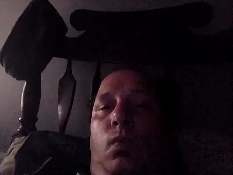 macKnd online show from October 16, 2025, 6:27 pm