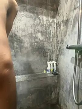 Snapshot of HenryLee1983-cums chatting on March 1, 2026, 10:15 am HenryLee1983-cums online show from March 1, 2026, 10:15 am