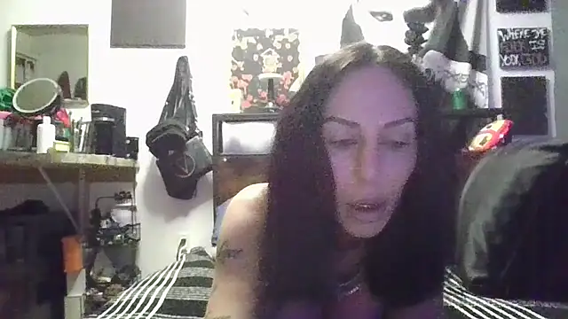 inkdhollow1 online show from December 5, 2025, 4:22 am