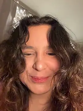 Snapshot of Luisaa_rosee chatting on December 1, 2025, 11:49 pm Luisaa rosee online show from December 1, 2025, 11:49 pm