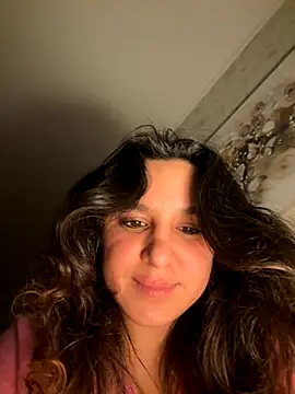 Snapshot of Luisaa_rosee chatting on November 24, 2025, 12:32 am Luisaa rosee online show from November 24, 2025, 12:32 am