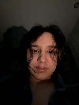 Snapshot of Luisaa_rosee chatting on November 17, 2025, 12:47 am Luisaa rosee online show from November 17, 2025, 12:47 am