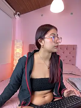 saramooon online show from October 28, 2025, 1:32 pm