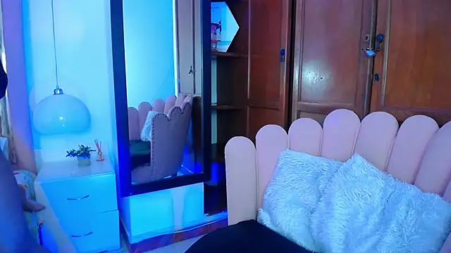 Amara Martell online show from October 10, 2025, 12:50 pm