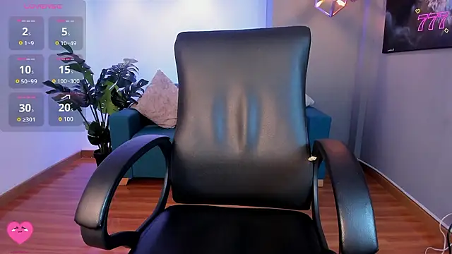 VenusCooper online show from March 13, 2026, 6:35 pm