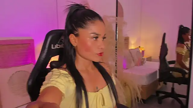 tabata69  online show from October 16, 2025, 7:33 pm