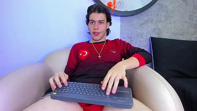 Lucian grey online show from October 22, 2025, 1:43 pm