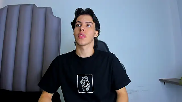 Lucian grey online show from October 5, 2025, 4:25 am