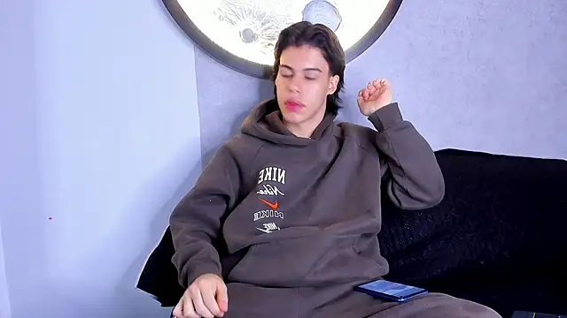 Lucian grey online show from October 17, 2025, 4:49 am