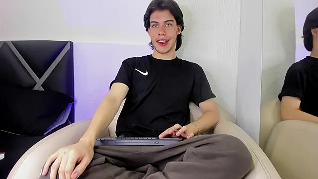 Lucian grey online show from October 9, 2025, 4:57 am