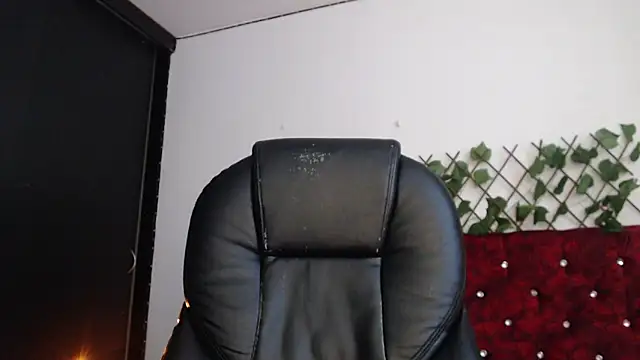 Lia Carter  online show from February 11, 2026, 9:47 pm