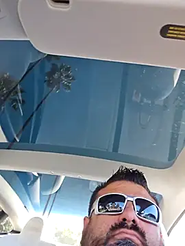 Roddog18 online show from October 30, 2025, 9:33 pm