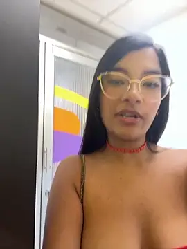Snapshot of Susamhot chatting on October 2, 2025, 5:49 pm Susamhot online show from October 2, 2025, 5:49 pm