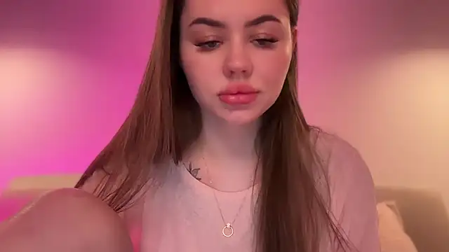 Snapshot of AlmaryKim chatting on October 27, 2025, 8:32 pm AlmaryKim online show from October 27, 2025, 8:32 pm