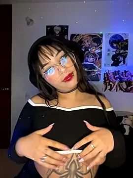 Snapshot of Hinatamoon_ chatting on October 10, 2025, 4:24 am Hinatamoon online show from October 10, 2025, 4:24 am