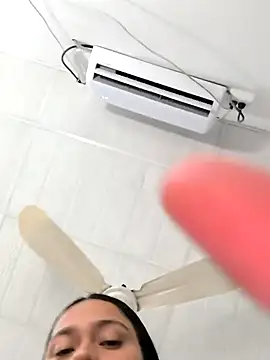 Snapshot of Nadia_hasbun chatting on October 24, 2025, 10:42 pm Nadia hasbun online show from October 24, 2025, 10:42 pm