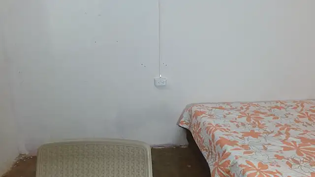 Snapshot of Nadia_hasbun chatting on December 20, 2025, 1:36 pm Nadia hasbun online show from December 20, 2025, 1:36 pm