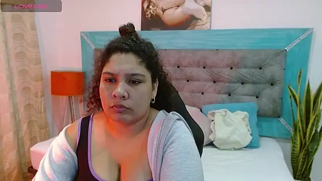 roxx iie online show from October 7, 2025, 2:34 am