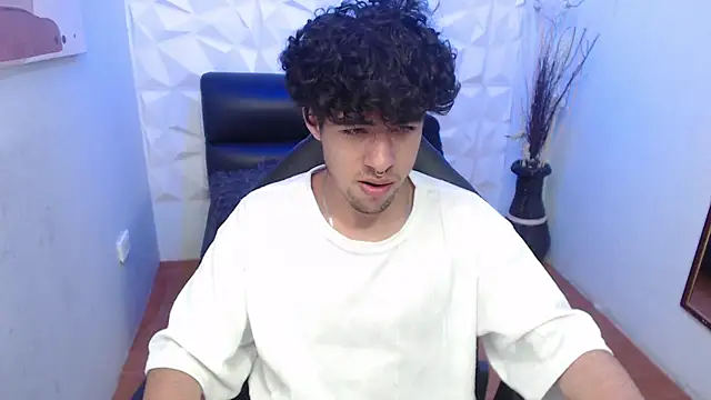 Liil boy online show from November 8, 2025, 6:50 am