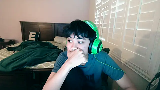 youngasianboy2007 online show from April 25, 2026, 1:19 am