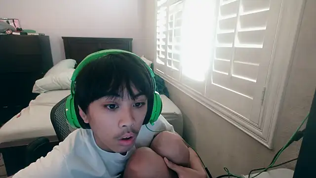 youngasianboy2007 online show from October 19, 2025, 9:28 pm