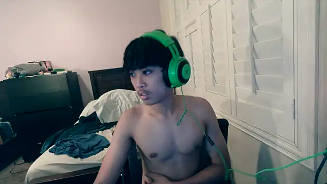 youngasianboy2007 online show from October 16, 2025, 2:53 am