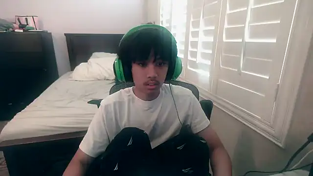 youngasianboy2007 online show from October 29, 2025, 4:28 pm