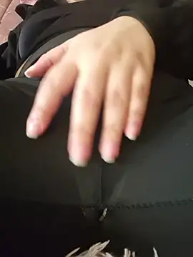 Snapshot of annyaparis chatting on February 28, 2026, 10:42 pm annyaparis online show from February 28, 2026, 10:42 pm