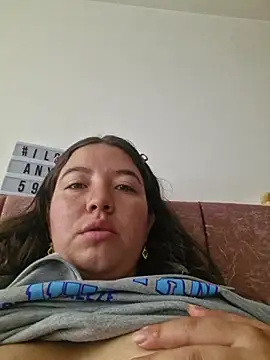 Snapshot of annyaparis chatting on December 5, 2025, 12:37 pm annyaparis online show from December 5, 2025, 12:37 pm