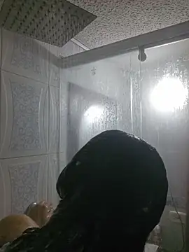 annyaparis online show from November 7, 2025, 3:38 pm